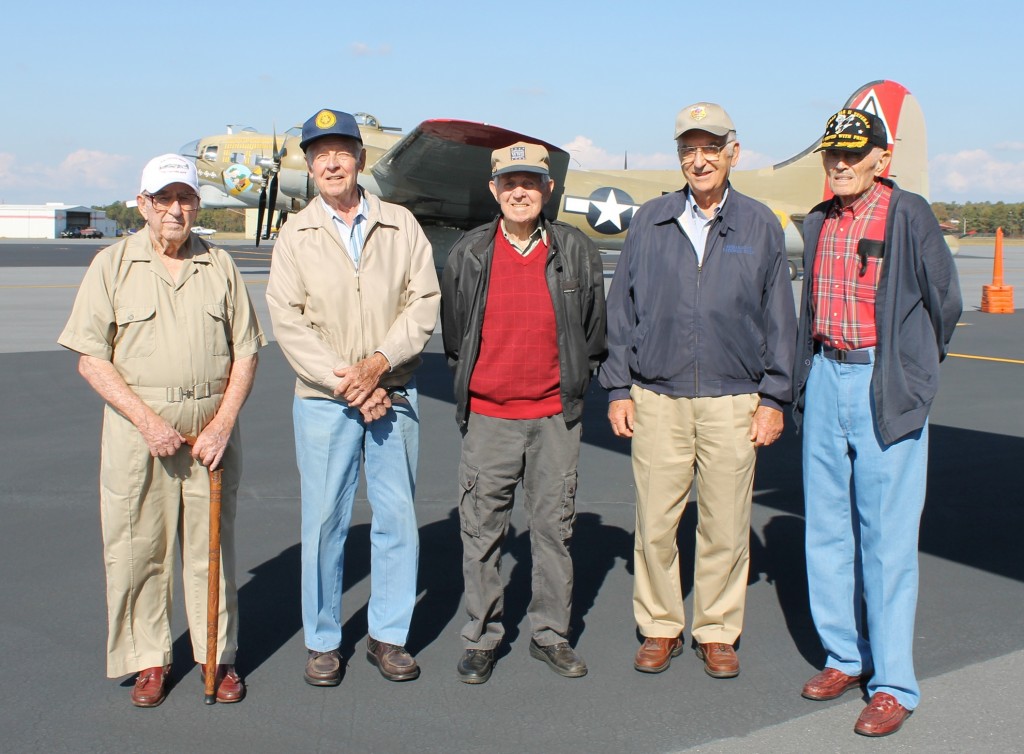 Honor Flight Vets on WWII Aircraft Oct 26 ab